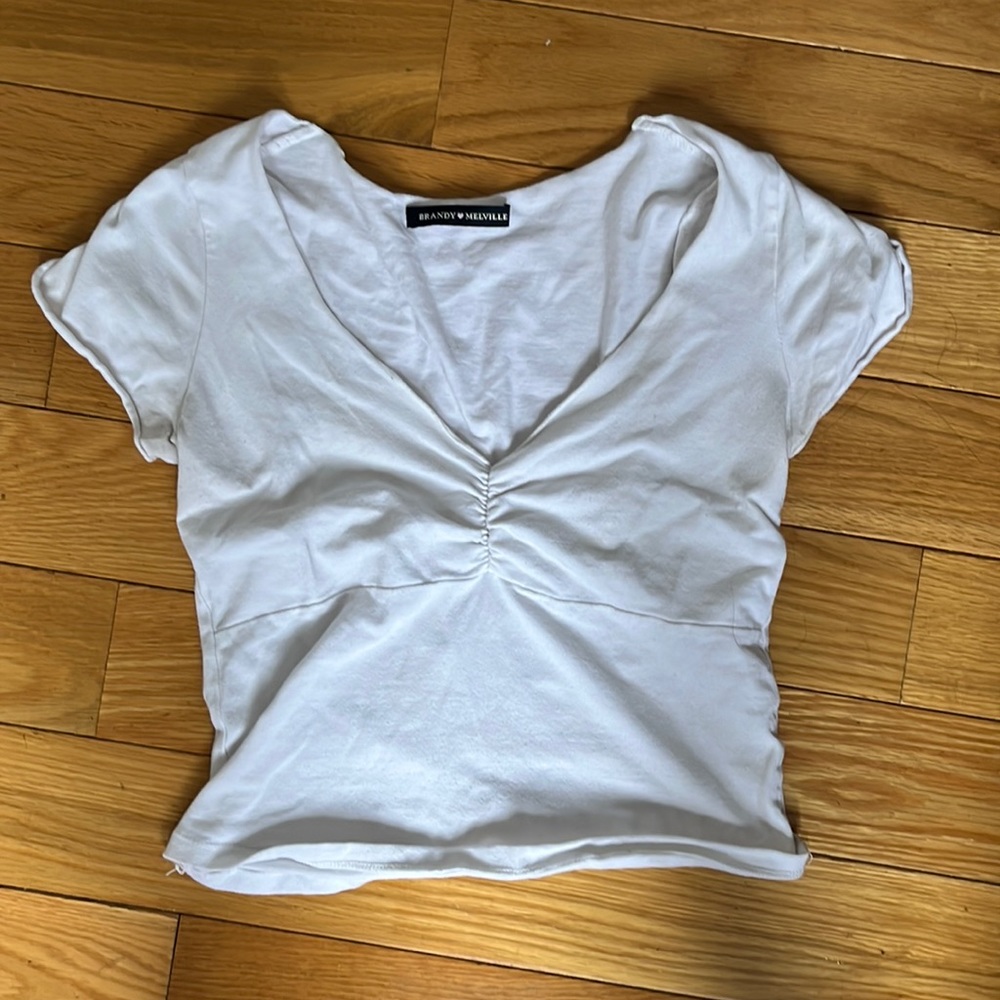 White brandy Melville crop top. In good condition.